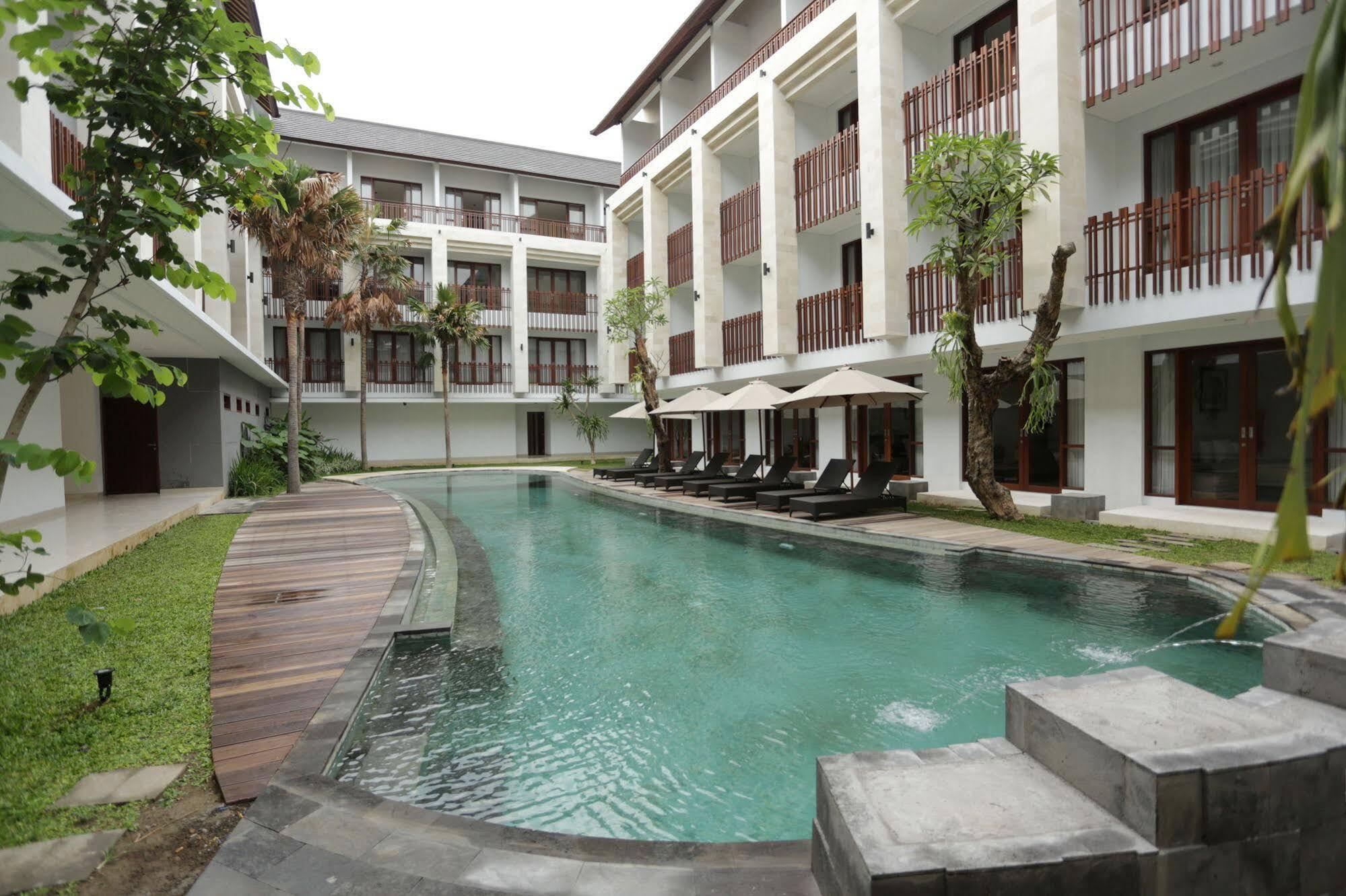 Grand La Walon Hotel Legian Eksteriør billede